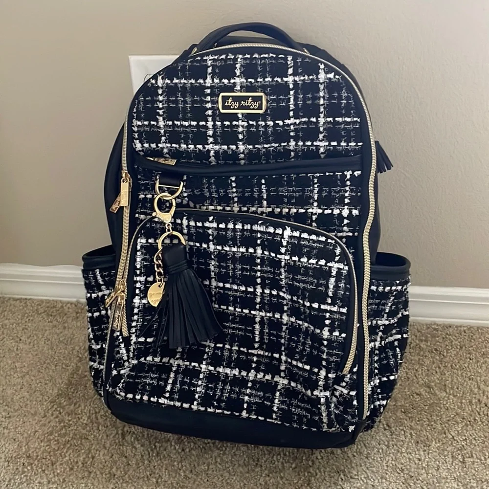 Itzy Ritzy Black and White Tweed Convertible Diaper Backpack - Picture 1 of 4